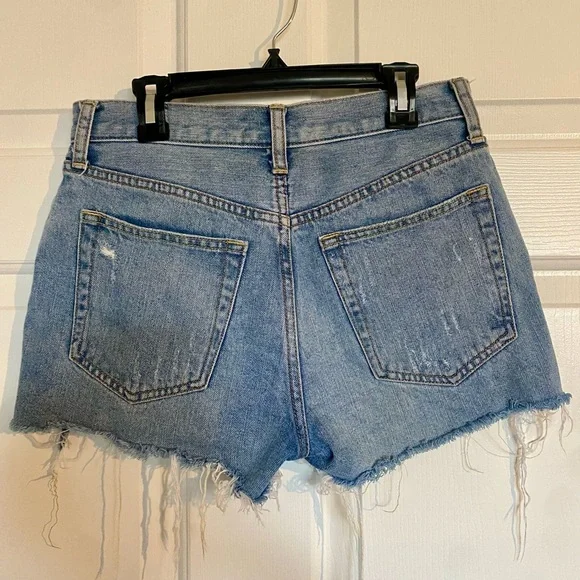 Free People We the Free distressed denim cutoff shorts size 25 - Picture 3 of 4